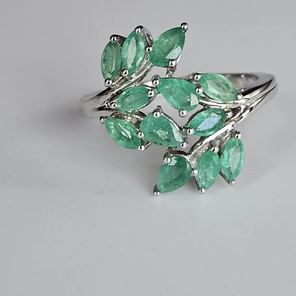 Genuine Emerald Cluster Ring Sterling Silver Size 8! - Picture 6 of 9